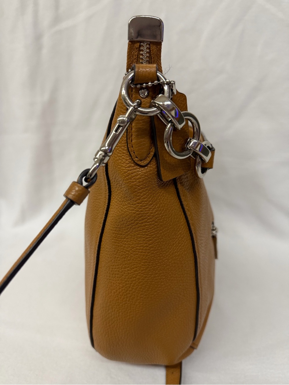 NWOT Coach Chelsea 32 Pebbled Leather Shoulder Hobo in Cognac Brown - Picture 4 of 12